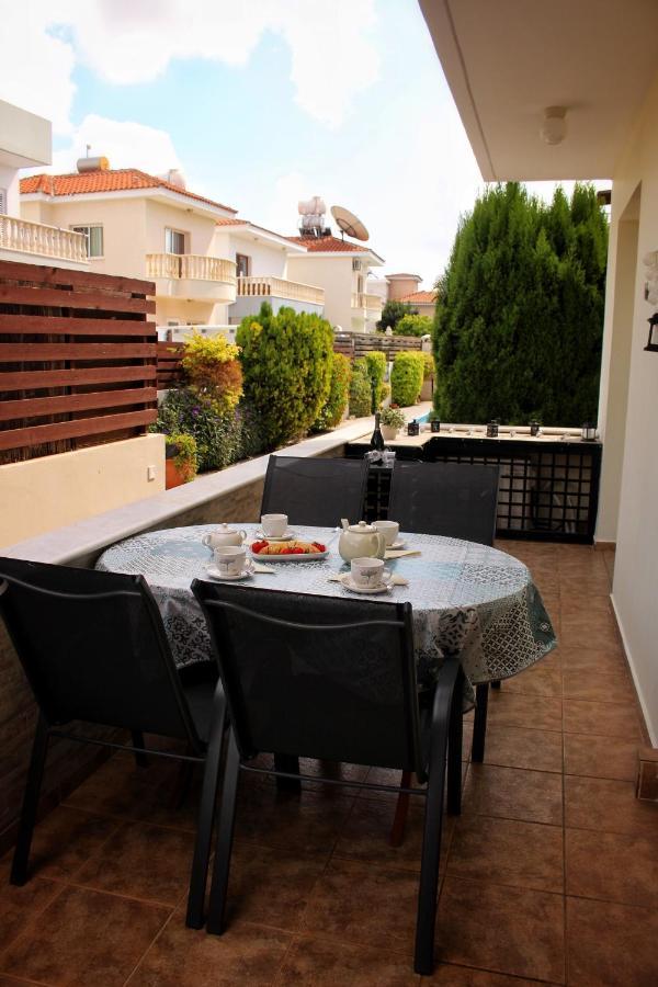 Cozy Poolside Apartment Paphos Exteriér fotografie