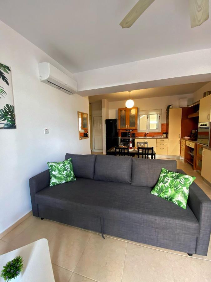 Cozy Poolside Apartment Paphos Exteriér fotografie
