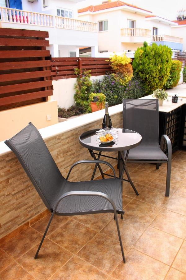 Cozy Poolside Apartment Paphos Exteriér fotografie
